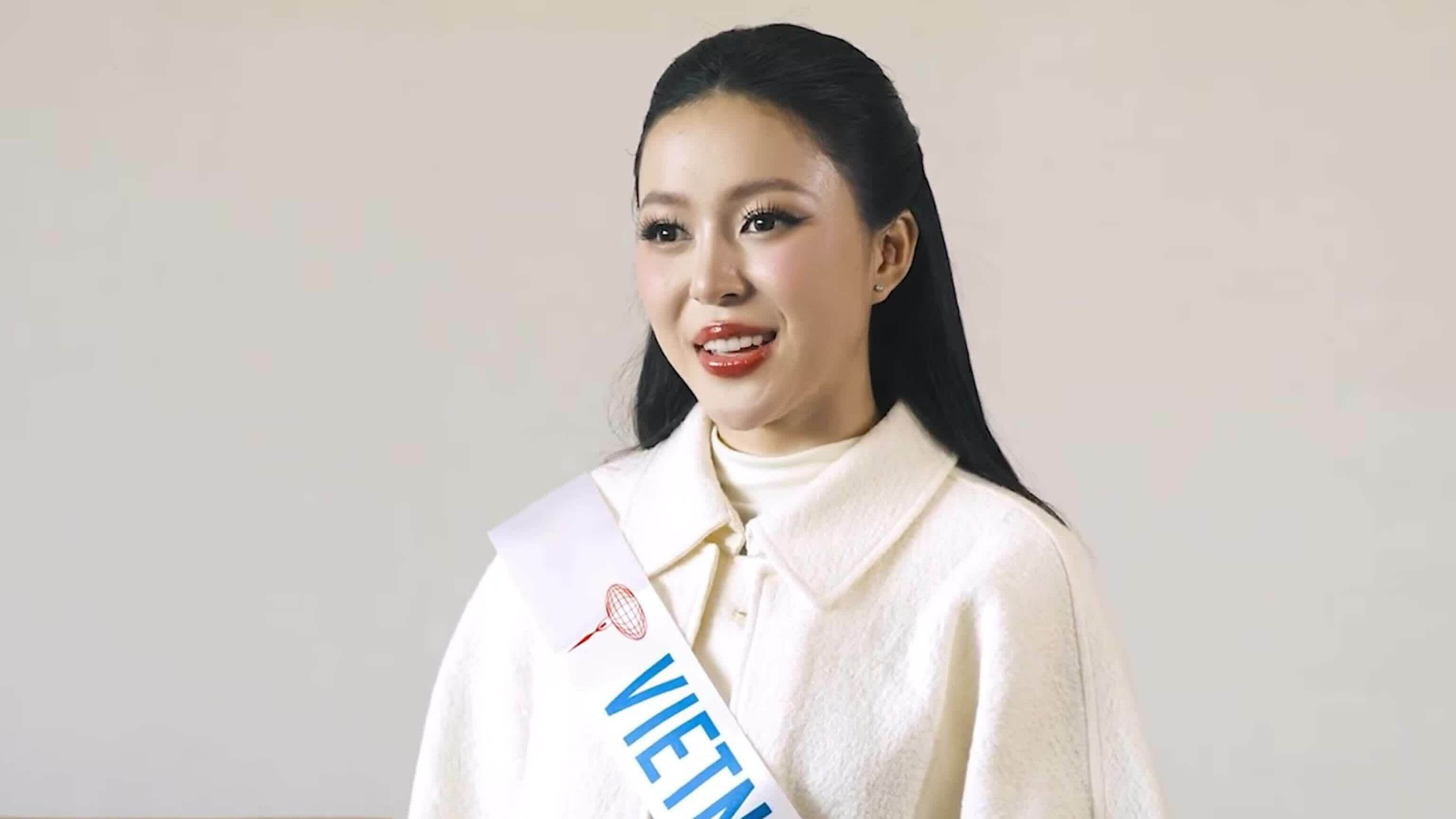 Kiều Duy nói về tủ thuốc nhân ái tại Miss International