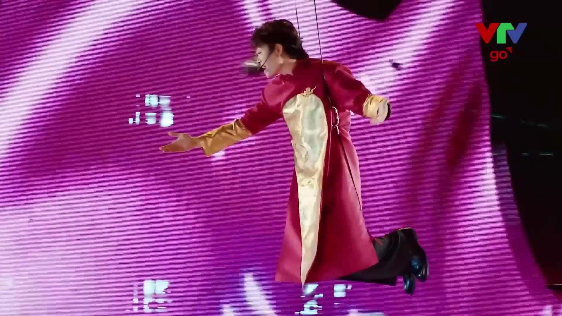 Nghệ sĩ Xuân Hinh, Hòa Minzy, Tuấn Cry diễn 'Bắc Bling' ở V-Concert