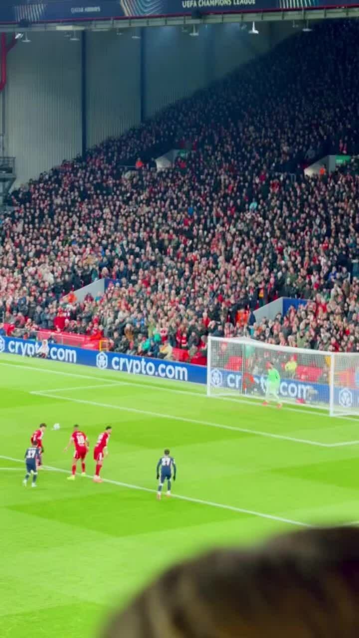 Bàn thắng từ phạt đền của Ivan Perisic vào lưới Liverpool