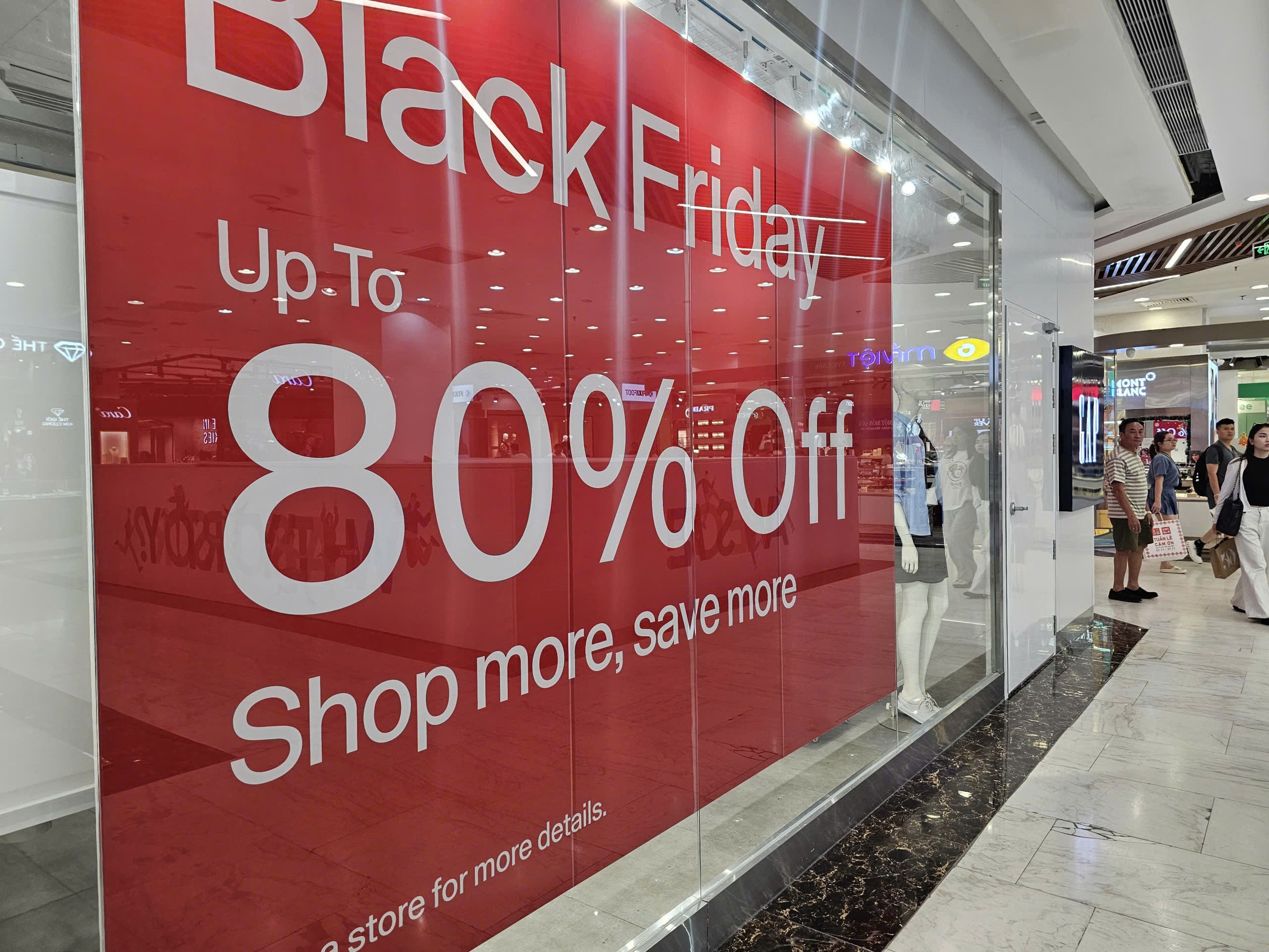 Người tiêu dùng lắc đầu với Black Friday - Ảnh 7.