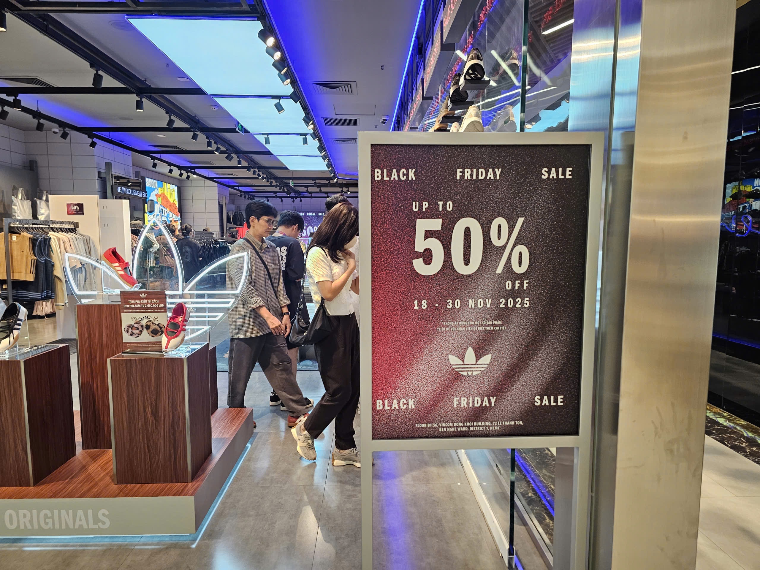 Người tiêu dùng lắc đầu với Black Friday - Ảnh 5.