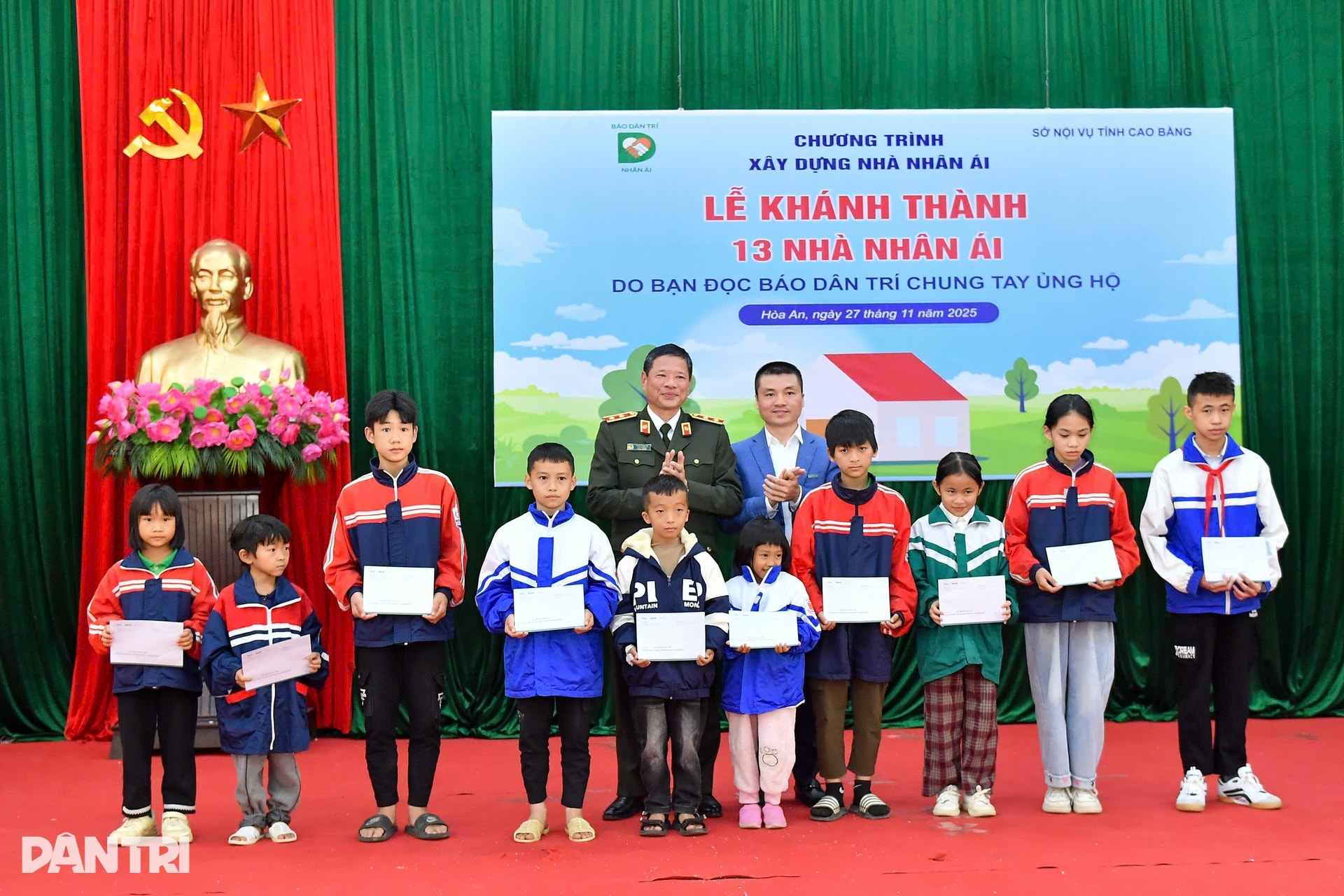 Khánh thành 13 nhà Nhân ái ở Cao Bằng, người dân an tâm đón Tết - 8 Khánh thành 13 nhà Nhân ái ở Cao Bằng, người dân an tâm đón Tết - 8