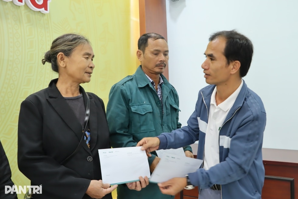 Hỗ trợ 145 triệu đồng giúp người dân Đắk Lắk khắc phục hậu quả sau lũ - 2