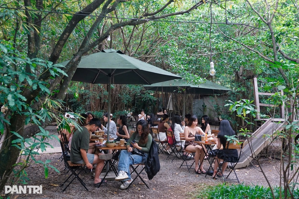 Quán xôi Bắc ở khu nhà giàu TPHCM gây sốt, khách đợi 1 tiếng mới có chỗ - 5