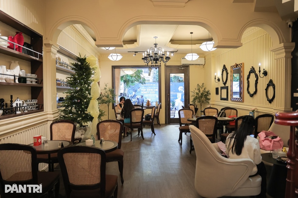 Khách Tây chắp tay... cúi đầu cảm ơn vì quán ăn ở Hà Nội bán đồ quá ngon - 1 Khách Tây chắp tay... cúi đầu cảm ơn vì quán ăn ở Hà Nội bán đồ quá ngon - 1