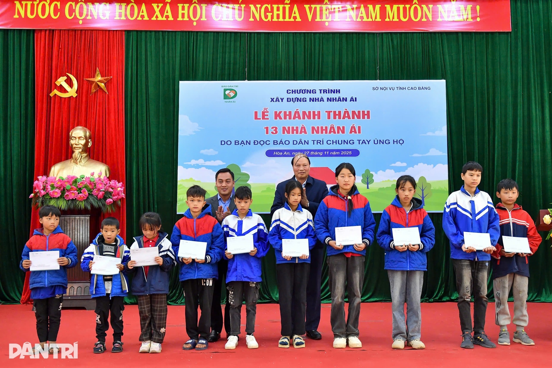 Khánh thành 13 nhà Nhân ái ở Cao Bằng, người dân an tâm đón Tết - 9 Khánh thành 13 nhà Nhân ái ở Cao Bằng, người dân an tâm đón Tết - 9