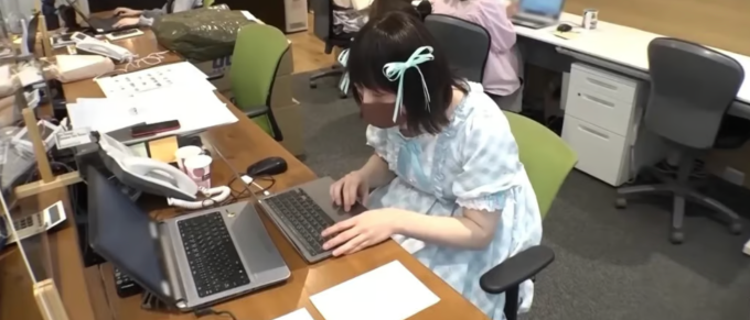 Mizuki, 26 tuổi ở Tokyo chọn cách giả gái, không thi công chức để chống lại kỳ vọng của mẹ. Ảnh: weixin.qq