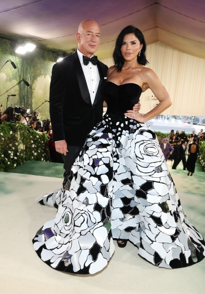 Tỷ phú Jeff Bezos và Lauren Sánchez ở Met Gala 2024. Ảnh: Townandcountrymag