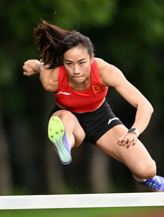 Vận động viên Huỳnh Thị Mỹ Tiên - gương mặt trẻ triển vọng của điền kinh Việt Nam tại Sea Games 33. Ảnh: Li-Ning