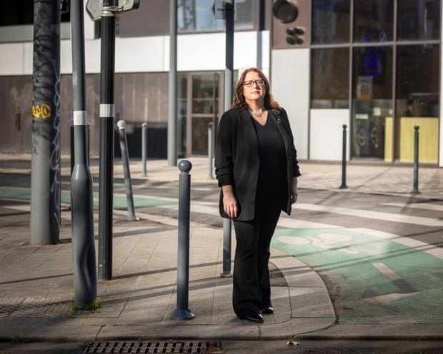 Sylvie Delezenne kể lại trải nghiệm ám ảnh năm 2015, mong muốn điều này sẽ không bao giờ xảy ra với bất kỳ ai nữa. Ảnh: The Guardian