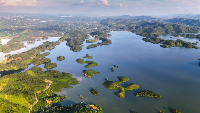 Toàn cảnh khu du lịch Hồ Núi Cốc. Ảnh: Flamingo