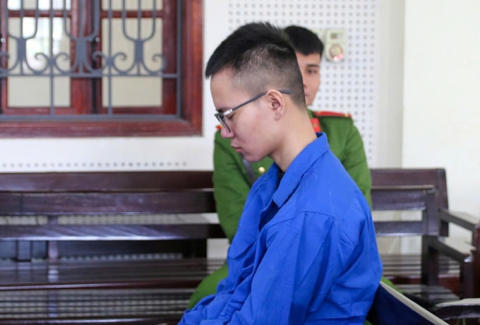 Bị cáo Tú tại tòa, ngày 28/11. Ảnh: Hùng Lê