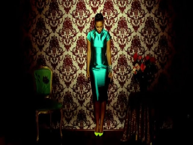 Girl On Fire - Alicia Keys