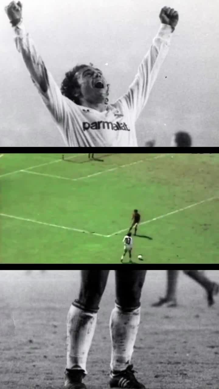 13 bàn vô lê xe đạp chổng ngược của Hugo Sanchez