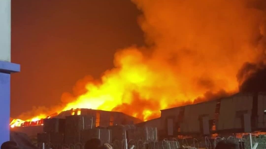 Cháy lớn tại công ty sản xuất bỉm, giấy rộng hàng nghìn m2