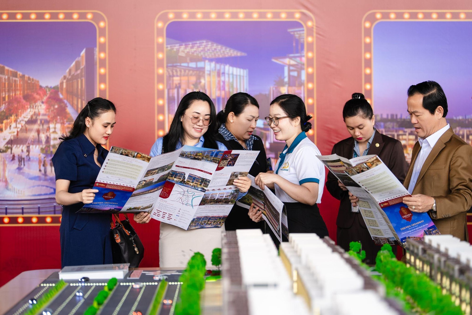 - Ảnh 4. - Ảnh 4.