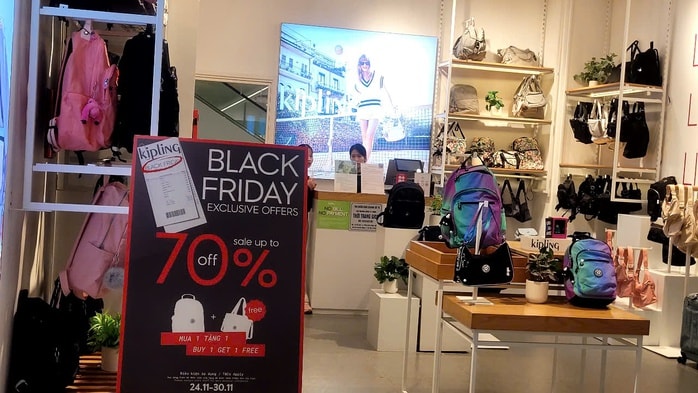 Black Friday 2025: Mua sắm rộn ràng nhưng vẫn có Nơi ế ẩm dù giảm giá lớn - Ảnh 5. Black Friday 2025: Mua sắm rộn ràng nhưng vẫn có Nơi ế ẩm dù giảm giá lớn - Ảnh 5.