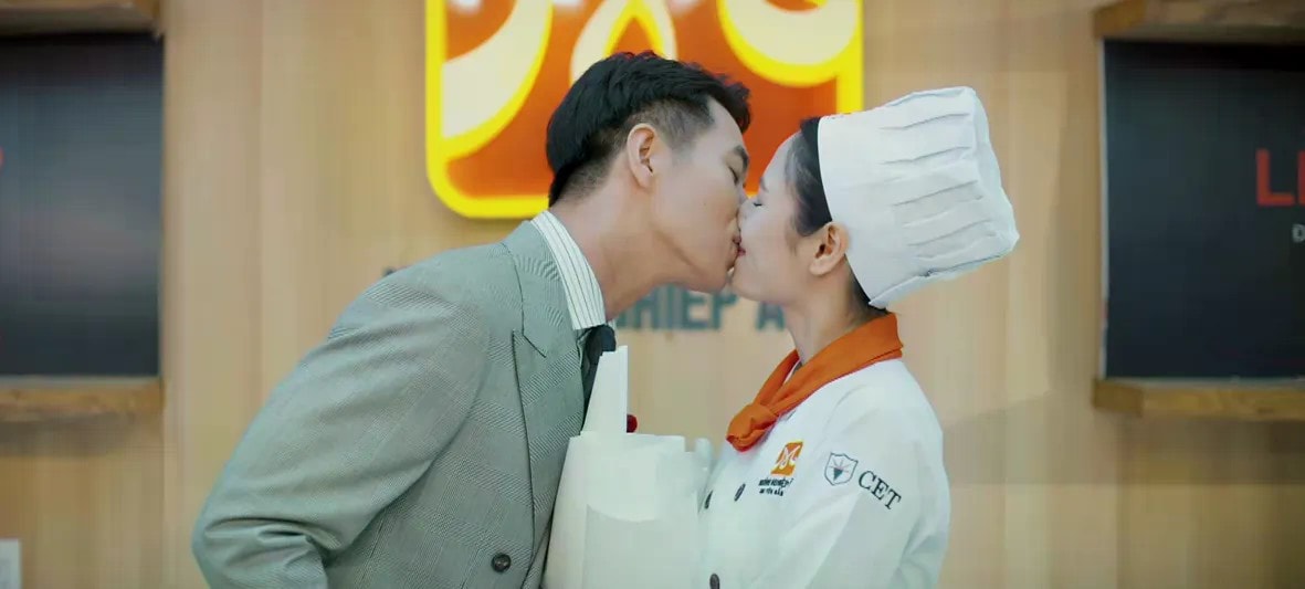 Khán giả 'ấm ức' với cái kết phim ‘Gió ngang khoảng trời xanh’- Ảnh 2. Khán giả 'ấm ức' với cái kết phim ‘Gió ngang khoảng trời xanh’- Ảnh 2.