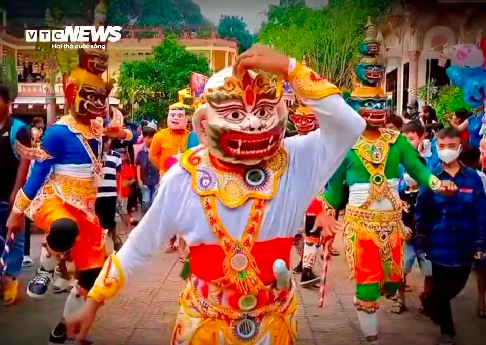 Vĩnh Long – mảnh đất Nam Bộ giàu bản sắc văn hóa, nơi hội tụ chùa chiền cổ kính, lễ hội đặc trưng và những nghề truyền thống đã đi cùng đời sống người dân suốt nhiều thế hệ.