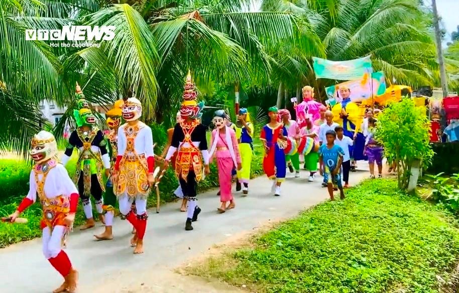 Ngày nay, nghề làm mão, mặt nạ vẫn hiện diện rõ nét trong các loại hình nghệ thuật Khmer như Chhay-dăm, Rô-băm, Dù-kê, đồng thời trở thành sản phẩm du lịch độc đáo. Du khách đến Vĩnh Long thường thích thú khi được tận mắt xem nghệ nhân thao tác từng công đoạn thủ công và lắng nghe câu chuyện văn hóa ẩn sau mỗi tác phẩm.