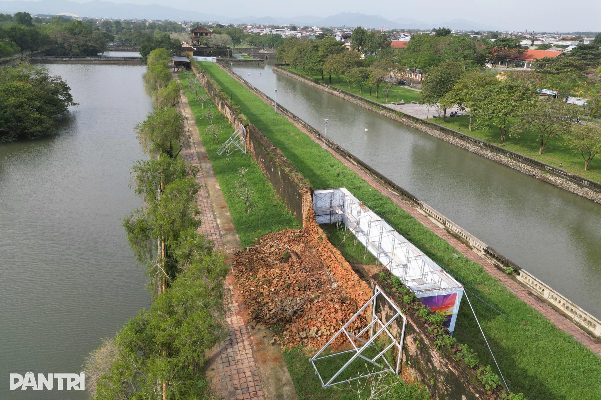 Hiện trạng cung đình, lăng tẩm triều Nguyễn sau các đợt mưa lũ kéo dài - 4 Hiện trạng cung đình, lăng tẩm triều Nguyễn sau các đợt mưa lũ kéo dài - 4