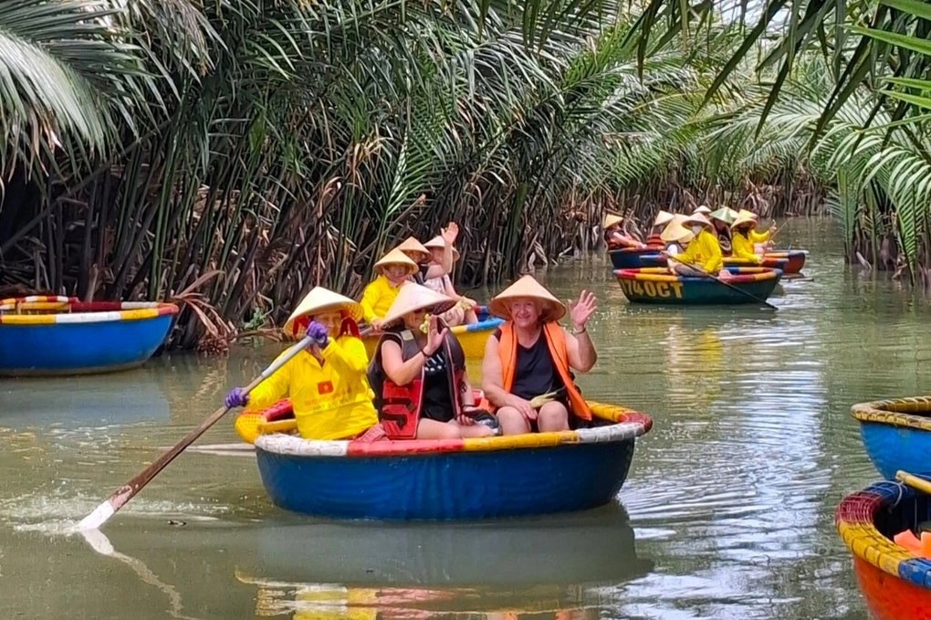 Vùng đất nổi tiếng với danh xưng 7 nghề thức giấc nhờ du lịch cộng đồng - 3