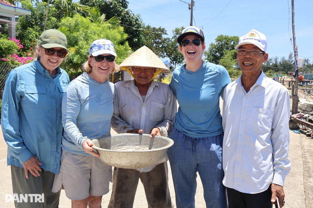 Vùng đất nổi tiếng với danh xưng 7 nghề thức giấc nhờ du lịch cộng đồng - 1