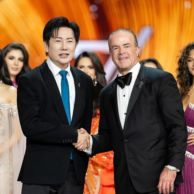 Giám đốc điều hành Nawat Itsaragrisil (trái) và chủ tịch Raúl Rocha. Ảnh: Instagram/ Nawat Itsaragrisil