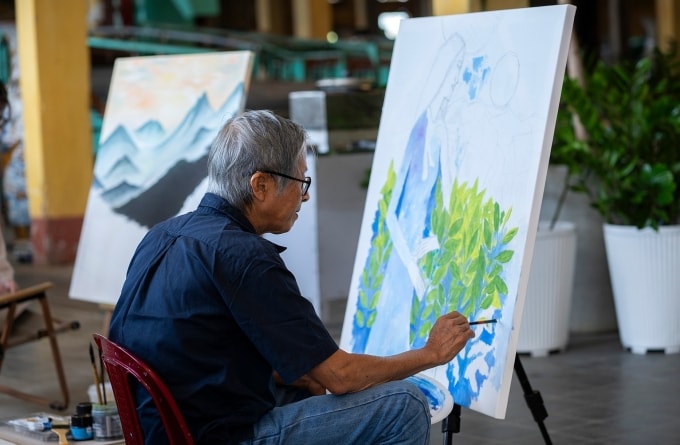 Nghệ sĩ tham gia Trại sáng tác - Tea Art từ ngày 10/11 - 3/12 tại Nhà máy chè cổ 1927 (Bảo Lộc, Lâm Đồng). Ảnh: BTC