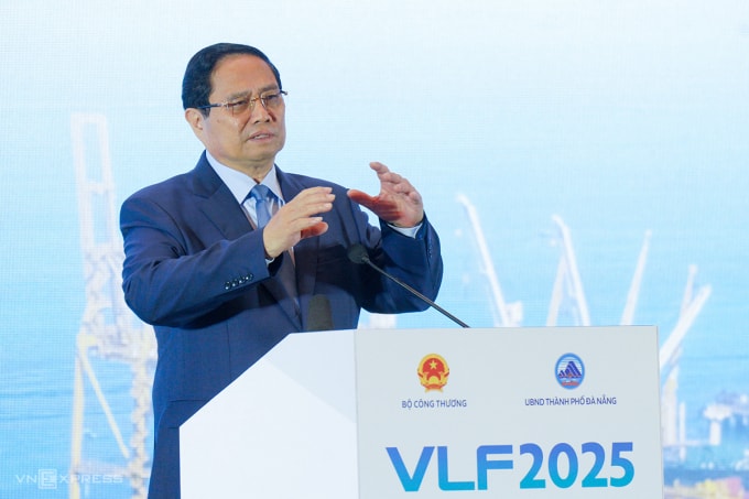 Thủ tướng phát biểu tại diễn đàn Logistics Việt Nam 2025, sáng 29/11. Ảnh: Nguyễn Đông