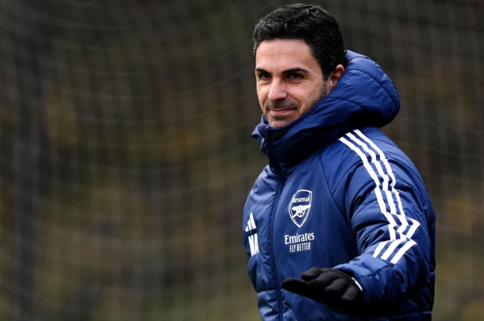 HLV Mikel Arteta trong buổi tập của Arsenal ngày 28/11. Ảnh: PA Wire