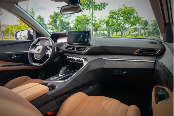 Khoang nội thất Peugeot 3008 mới. Ảnh: Thaco Auto