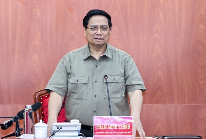 Thủ tướng chủ trì buổi làm việc với 4 tỉnh Đăk Lăk, Gia Lai, Khánh Hòa, Lâm Đồng về công tác phòng, chống và khắc phục hậu quả thiên tai, tối 29/11. Ảnh: VGP/Nhật Bắc