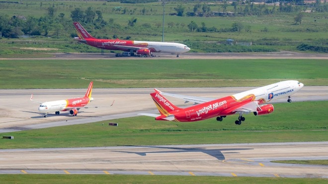 Sân bay Nội Bài khai thác thông suốt trong đợt cập nhật kỹ thuật máy bay khẩn cấp - Ảnh 2. Sân bay Nội Bài khai thác thông suốt trong đợt cập nhật kỹ thuật máy bay khẩn cấp - Ảnh 2.