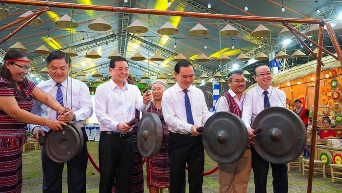 TP HCM khai mạc Sự kiện kết nối giao thương sản phẩm OCOP lần thứ I năm 2025 - Ảnh 1.