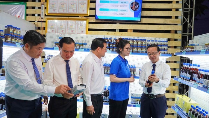 TP HCM khai mạc Sự kiện kết nối giao thương sản phẩm OCOP lần thứ I năm 2025 - Ảnh 4.