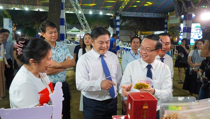 TP HCM khai mạc Sự kiện kết nối giao thương sản phẩm OCOP lần thứ I năm 2025 - Ảnh 6.