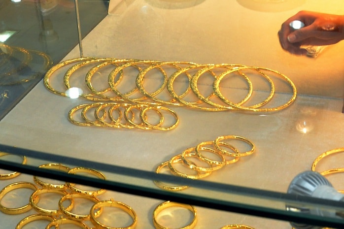 Giá vàng hôm nay 29-11: Tăng lên mức kỷ lục mới - Ảnh 1.