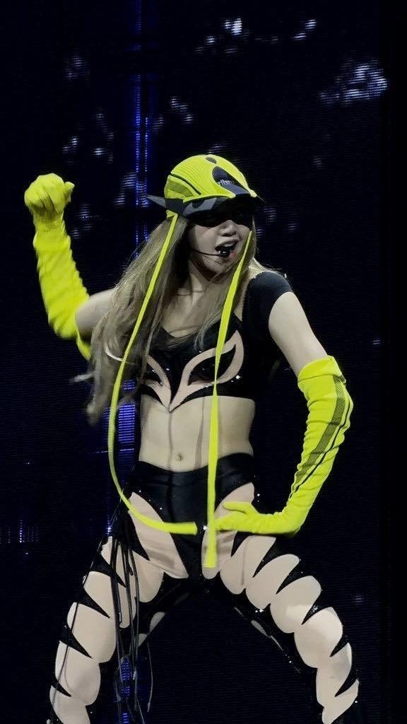 Lisa ảnh 2 Lisa anh 2