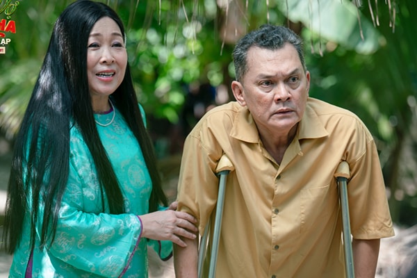 NSND Hồng Vân gây ngạc nhiên ở tuổi U60- Ảnh 3. NSND Hồng Vân gây ngạc nhiên ở tuổi U60- Ảnh 3.