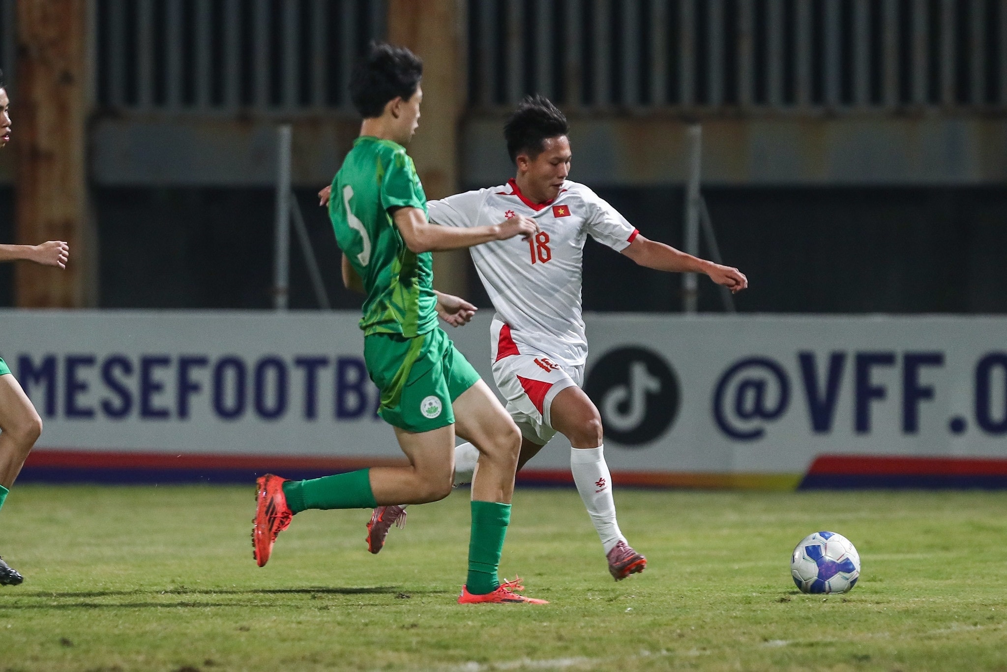 U17 Việt Nam thắng 4 trận, ghi 26 bàn trước khi đấu với U17 Malaysia.