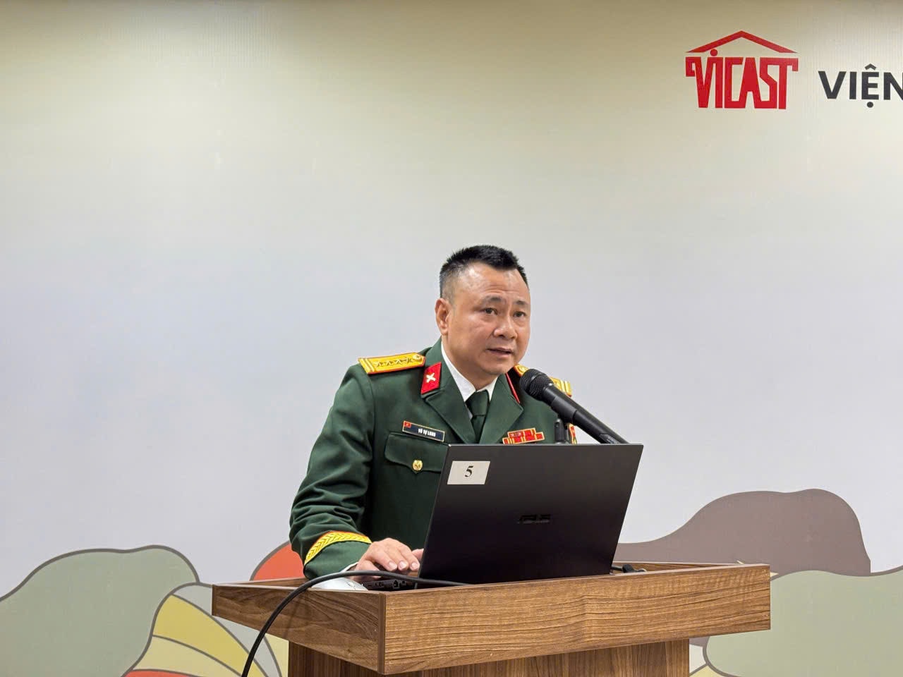 NSND Tự Long bảo vệ thành công luận án Tiến sĩ.