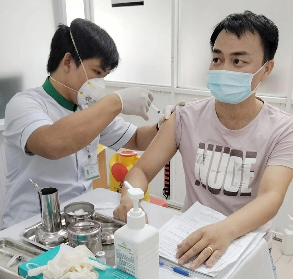 45 giây ngoạn mục cứu bệnh nhân bị ngưng tim trên xe khách  - 3