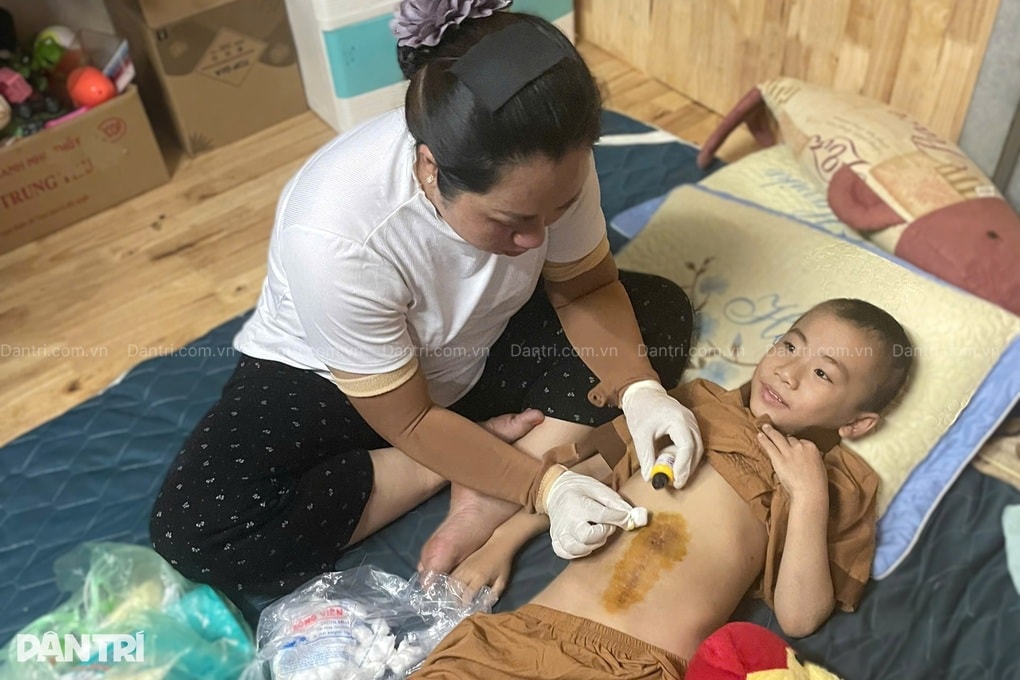 Mắc bệnh hiểm nghèo, bé trai 6 tuổi giữa lằn ranh sinh tử - 3 Mắc bệnh hiểm nghèo, bé trai 6 tuổi giữa lằn ranh sinh tử - 3