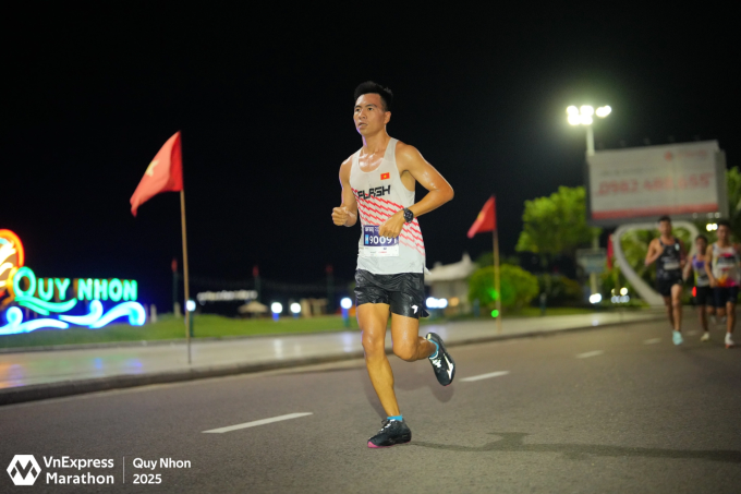 Người chạy đường dài nên ăn trước khi chạy 1-3 giờ. Ảnh minh họa: VM