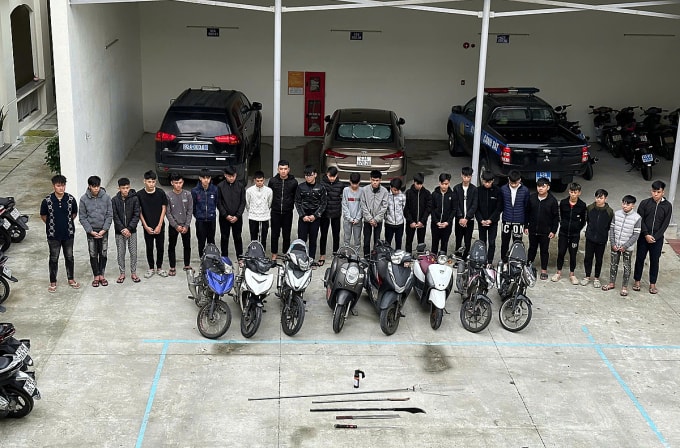 Nhóm thanh thiếu niên liên quan vụ việc bị triệu tập. Ảnh: Công an cung cấp