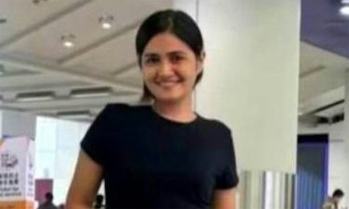 Rhodora Alcaraz khi tới Hong Kong. Ảnh: HK01