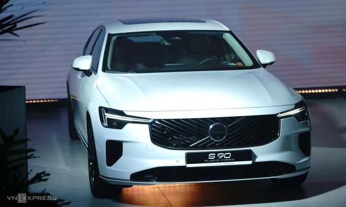 Volvo S90 facelift ra mắt tại sự kiện hôm 19/11 ở TP HCM. Ảnh:Thành Nhạn