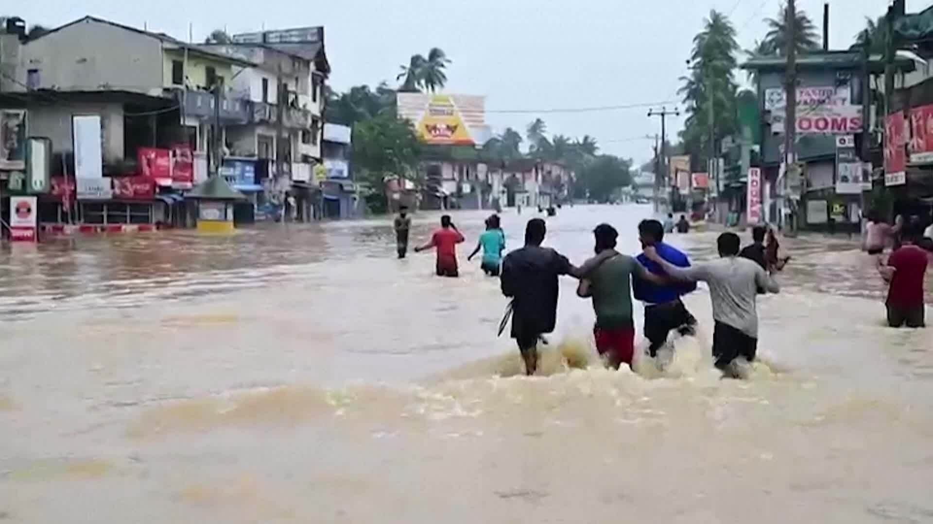 Lũ lụt khiến 600 người chết ở ba nước châu Á