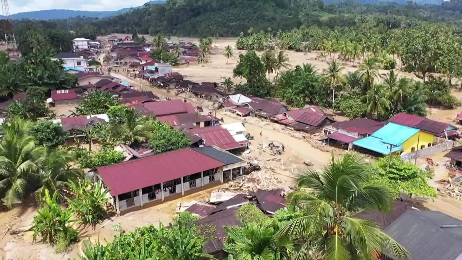 Lũ lụt khiến 600 người chết ở ba nước châu Á